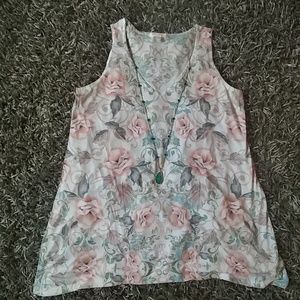 Sleeveless & Flowy Floral Top